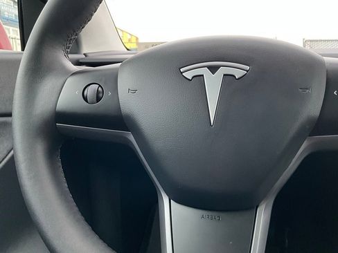 Used 2021 Tesla Model Y Long Range image 22