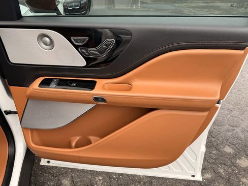 Used 2021 Lincoln Aviator Black Label w/ Dynamic Handling Package image 17