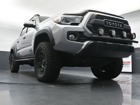 Used 2021 Toyota Tacoma TRD Off-Road AWD/4WD image 18