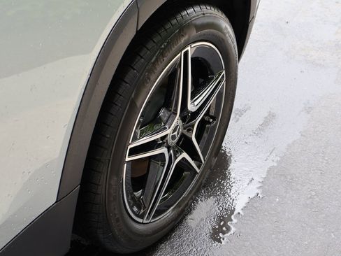 Certified 2025 Mercedes-Benz GLB 250 4MATIC image 42