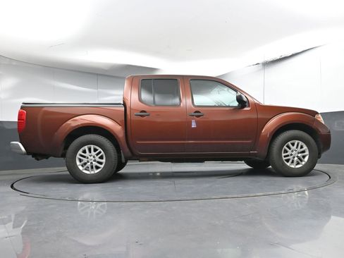 Used 2016 Nissan Frontier SV image 21