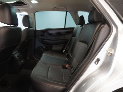 Used 2018 Subaru Outback 3.6R Limited AWD/4WD image 30