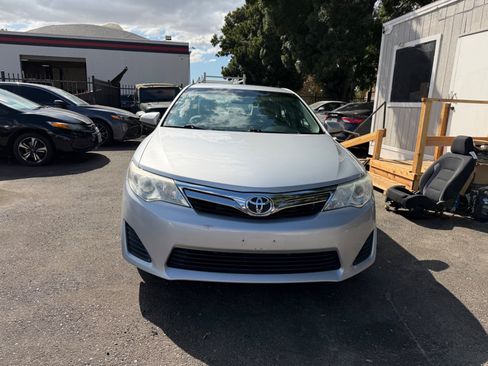 Used 2012 Toyota Camry LE FWD image 2