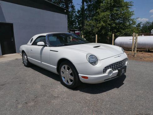 Used 2002 Ford Thunderbird RWD image 3