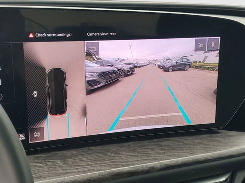 Used 2025 Audi Q5 Premium w/ Convenience Package image 28