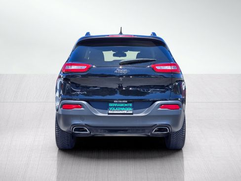 Used 2018 Jeep Cherokee Latitude w/ Altitude Package AWD/4WD image 5