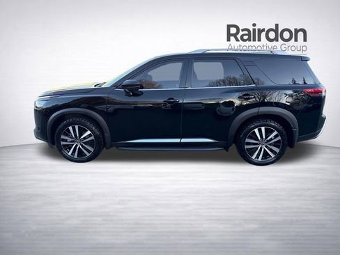 Used 2024 Nissan Pathfinder Platinum w/ Lighting Package (N93) image 9