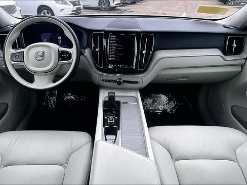 Certified 2023 Volvo XC60 B5 Plus w/ Climate Package image 15