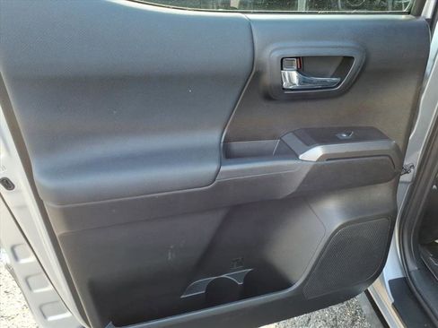 Used 2021 Toyota Tacoma TRD Off-Road image 20