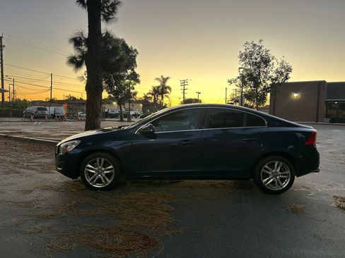 Used 2013 Volvo S60 T5 image 2