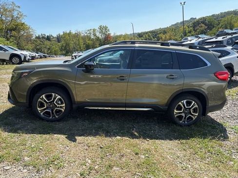 New 2025 Subaru Ascent Limited image 2