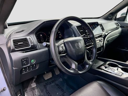 Used 2024 Honda Ridgeline Black Edition image 9