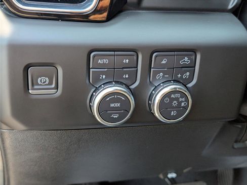 Used 2024 GMC Sierra 3500 Denali w/ Technology Package image 25