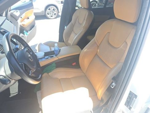 Used 2023 Volvo XC90 T8 Ultimate AWD/4WD image 3