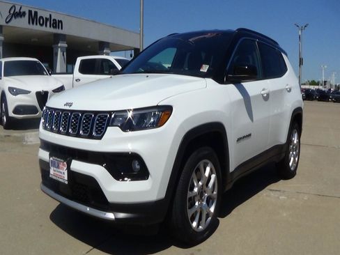 Certified 2025 Jeep Compass Limited AWD/4WD image 2