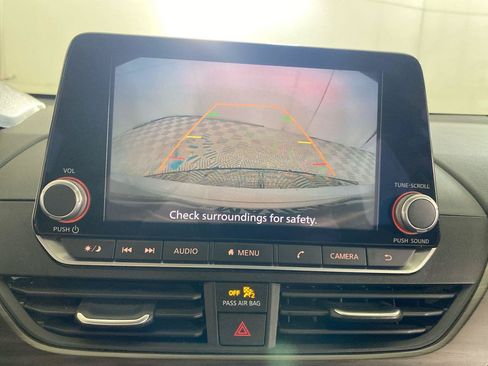 Used 2024 Nissan Altima 2.5 SV FWD image 25