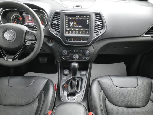 Used 2023 Jeep Cherokee Altitude Lux image 17