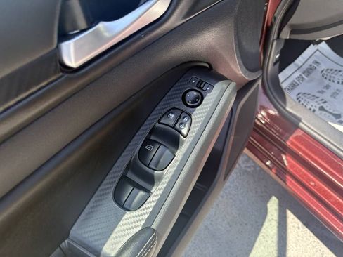 Used 2025 Nissan Altima 2.5 SV FWD image 21