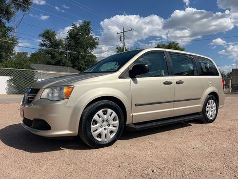 Used 2013 Dodge Grand Caravan American Value Package FWD image 3