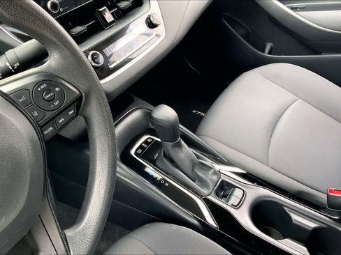 Used 2021 Toyota Corolla LE FWD image 16
