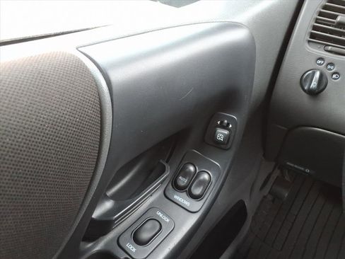 Used 2006 Ford Ranger XLT image 23