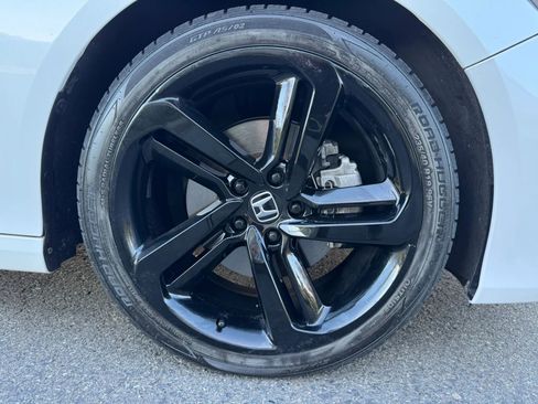 Used 2018 Honda Accord Sport image 18