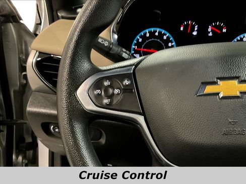 Used 2022 Chevrolet Traverse LS FWD image 11