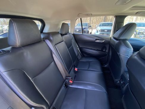 Used 2023 Toyota Corolla Cross XLE w/ Convenience Package image 32
