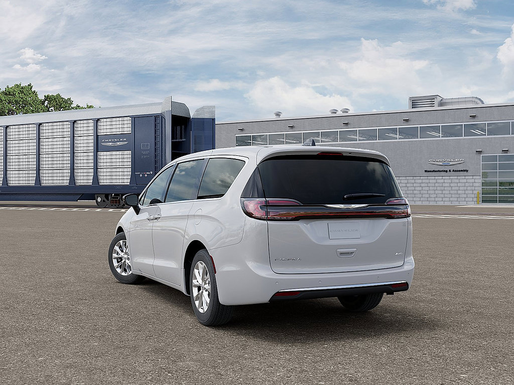 New 2026 Chrysler Pacifica Select AWD/4WD image 3