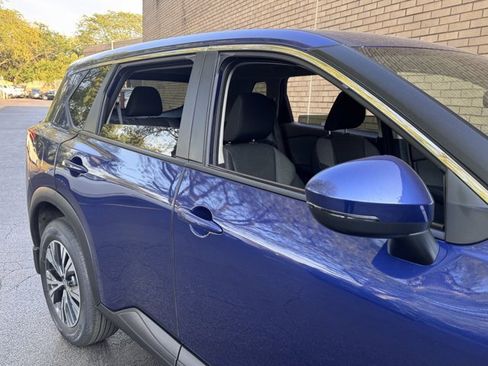 Used 2022 Nissan Rogue SV image 7