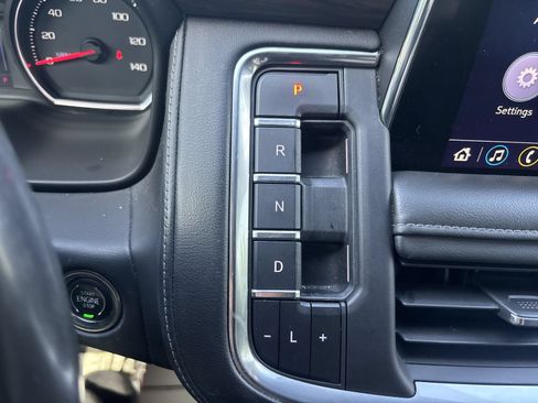 Used 2021 Chevrolet Tahoe Z71 w/ Z71 Signature Package AWD/4WD image 22