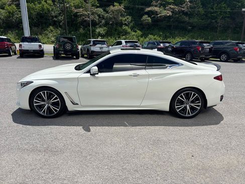 Used 2022 INFINITI Q60 3.0t Luxe w/ Essential Package RWD image 2
