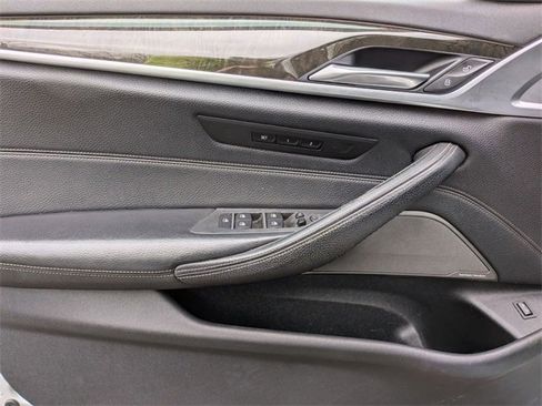 Used 2017 BMW 530i xDrive image 15