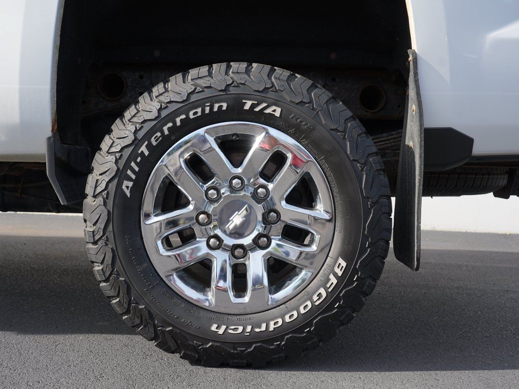 Used 2018 Chevrolet Silverado 2500 LT AWD/4WD image 31