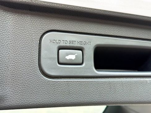 Used 2025 Honda Pilot EX-L image 35