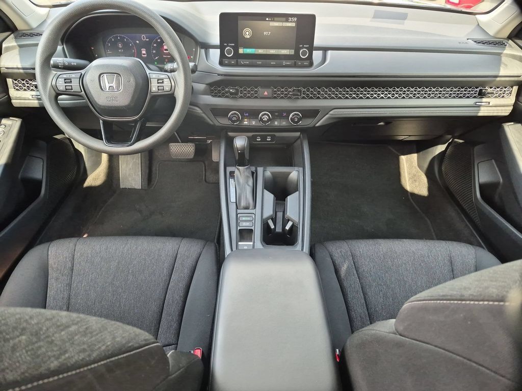 Used 2025 Honda Accord LX image 25