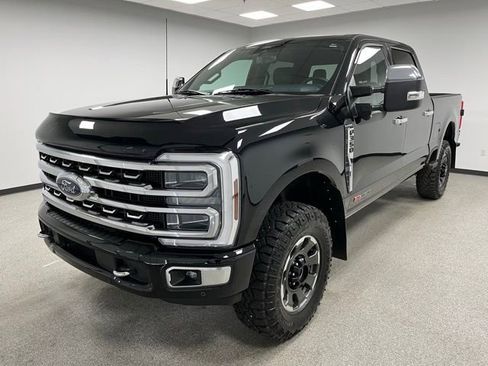 Used 2024 Ford F350 Platinum w/ Tremor Off-Road Package AWD/4WD image 4