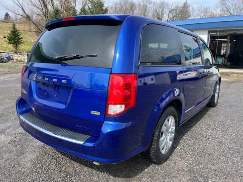 Used 2019 Dodge Grand Caravan SE image 5