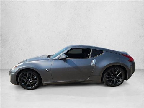 Used 2016 Nissan 370Z Coupe RWD image 8