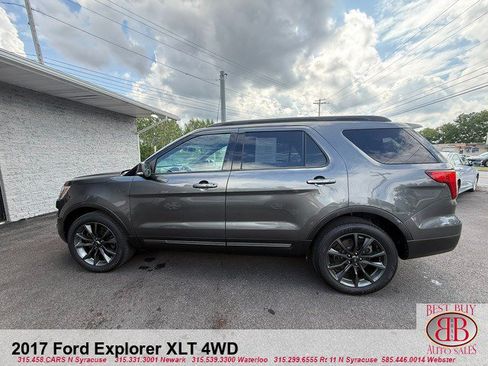 Used 2017 Ford Explorer XLT w/ Equipment Group 202A AWD/4WD image 6