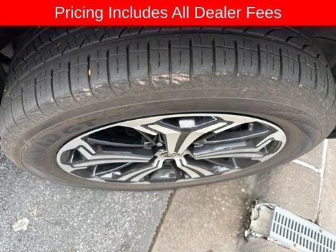 Used 2025 Toyota RAV4 XSE w/ Premium Package AWD/4WD image 19