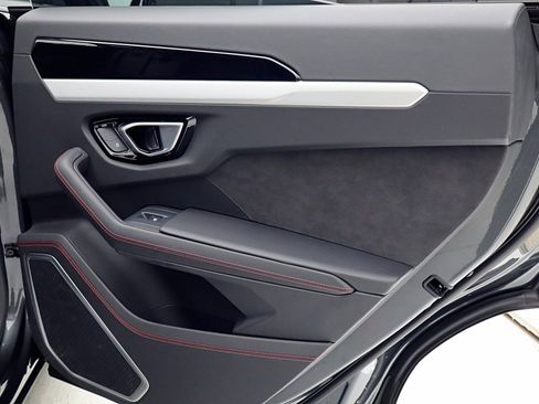 Used 2020 Lamborghini Urus image 46