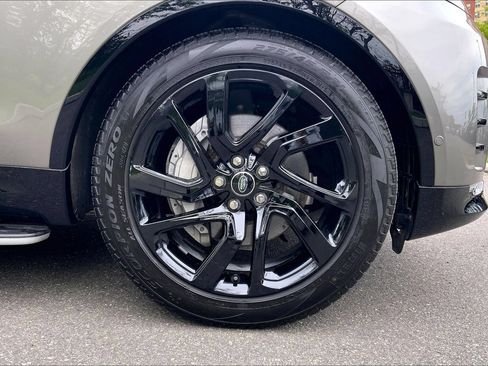 Certified 2025 Land Rover Discovery Dynamic SE AWD/4WD image 10