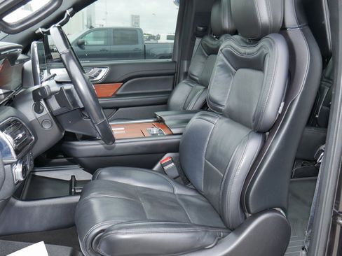 Used 2019 Lincoln Navigator L Reserve image 35
