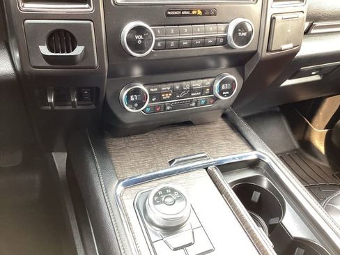 Used 2021 Ford Expedition Limited image 21