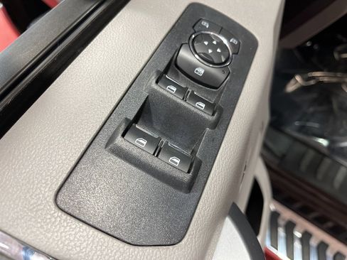 Used 2018 Ford F150 XLT image 17