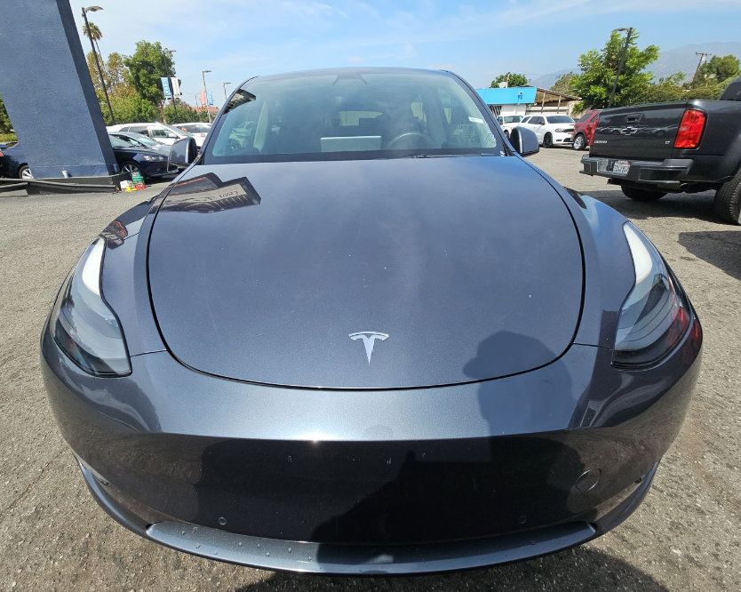 Used 2022 Tesla Model Y Performance AWD/4WD image 2