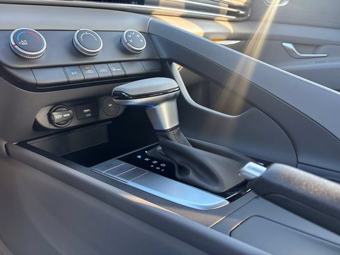 New 2026 Hyundai Elantra SE FWD image 22