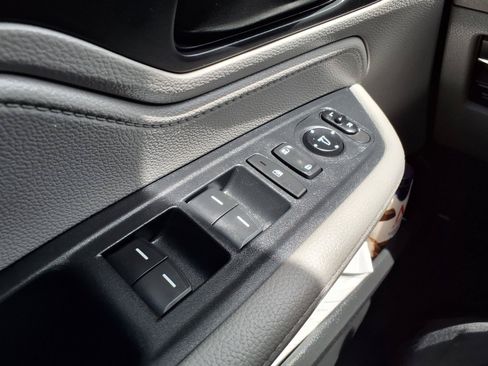 Used 2024 Honda Odyssey EX image 10