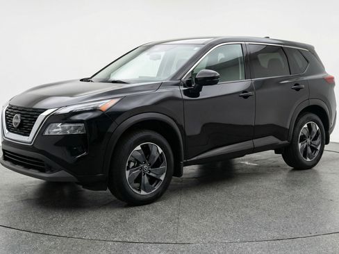 Used 2025 Nissan Rogue SV image 3